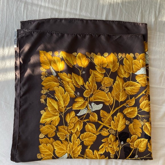 Hermès “L’Arbre de Soie” Carre 90 Silk Scarf - Picture 2 of 11